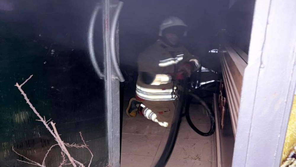 Antakya&rsquo;da iş yeri alevlere teslim oldu
