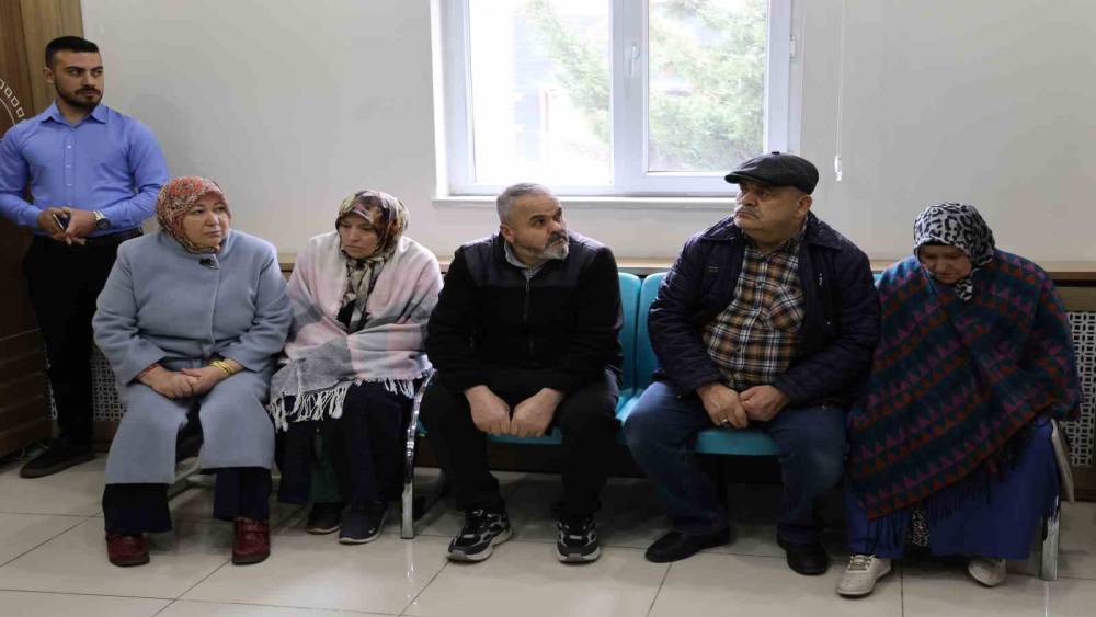 Kutsal topraklara gitmek istediler, umre vaadiyle &ccedil;antacıya dolandırıldılar
