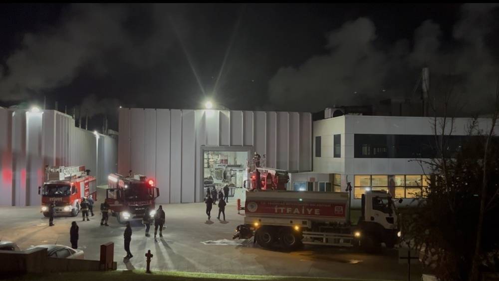 &Ccedil;erkezk&ouml;y OSB&rsquo;de fabrika yangını kontrol altına alındı
