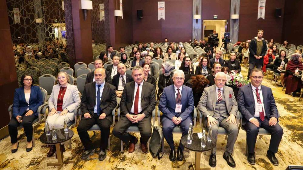 Sağlıklı nesiller i&ccedil;in bilim insanları Konya&rsquo;da buluştu
