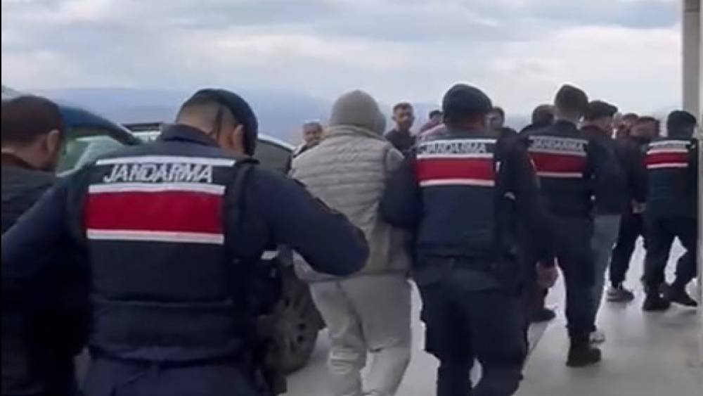 Milas&rsquo;ta uyuşturucu operasyonu: 14 g&ouml;zaltı
