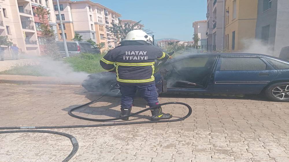 Hassa&rsquo;da otomobil alevlere teslim oldu
