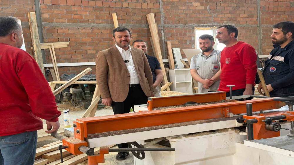 Başkan &Ccedil;etinkaya&rsquo;dan &uuml;retim hamlesi: Belediye marangozhanesinin kapasitesi 3 kat arttı
