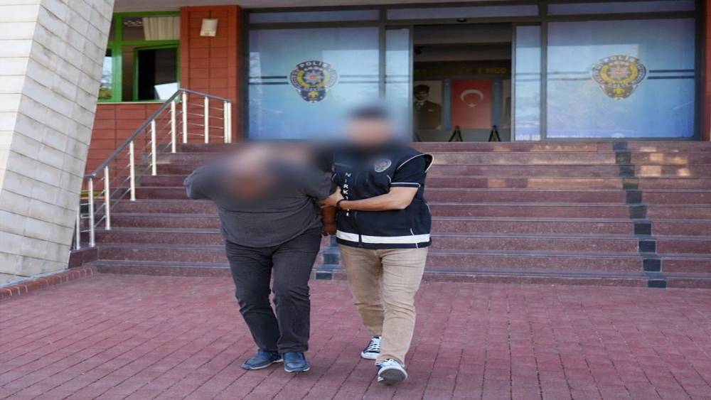 Isparta&rsquo;da 8 yıl hapis cezasıyla aranan h&uuml;k&uuml;ml&uuml; yakalandı
