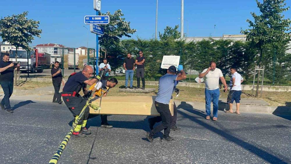 &Ccedil;erkezk&ouml;y&rsquo;de otomobil ile elektrikli motosiklet &ccedil;arpıştı: 1 &ouml;l&uuml;
