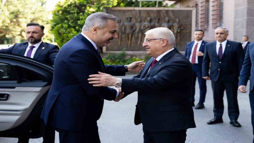 Bakan Fidan, Milli Savunma Bakanı G&uuml;ler ile g&ouml;r&uuml;şt&uuml;
