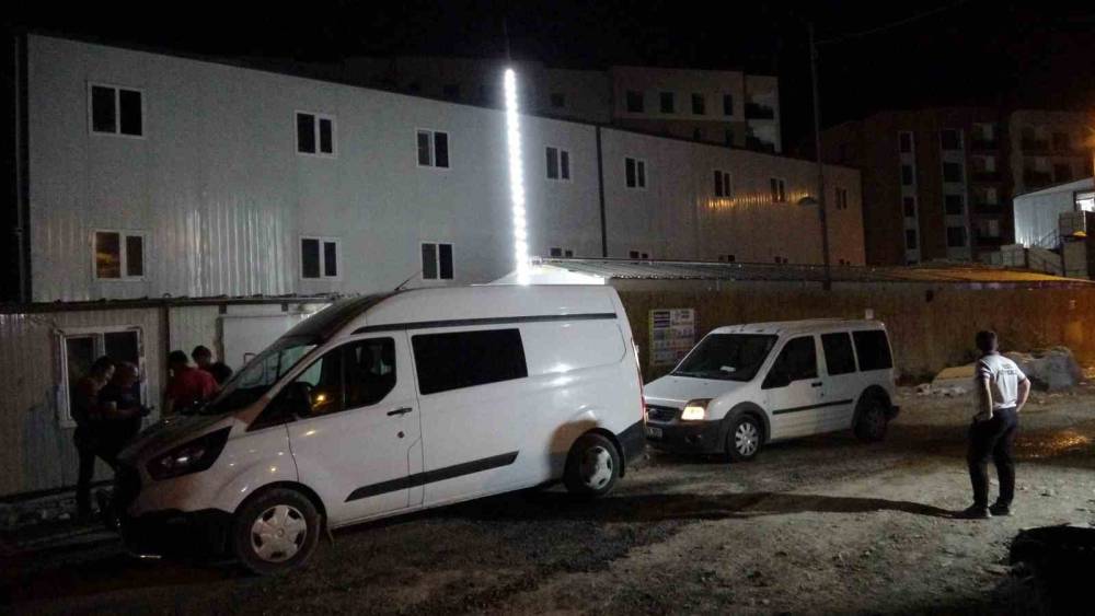 Malatya&rsquo;da gen&ccedil; iş&ccedil;i şantiyede &ouml;l&uuml; bulundu
