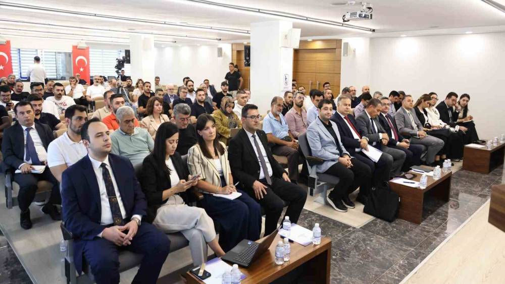 Sanayicilerin ithalat g&uuml;ndemi KSO&rsquo;da masaya yatırıldı
