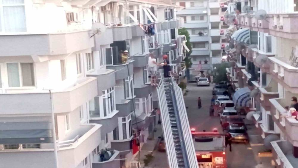 Bursa&rsquo;da korkutan ev yangını
