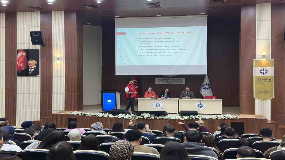 Erzurum&rsquo;da gen&ccedil;lere ve velilere "G&uuml;venli Gelecek" bilgilendirmesi
