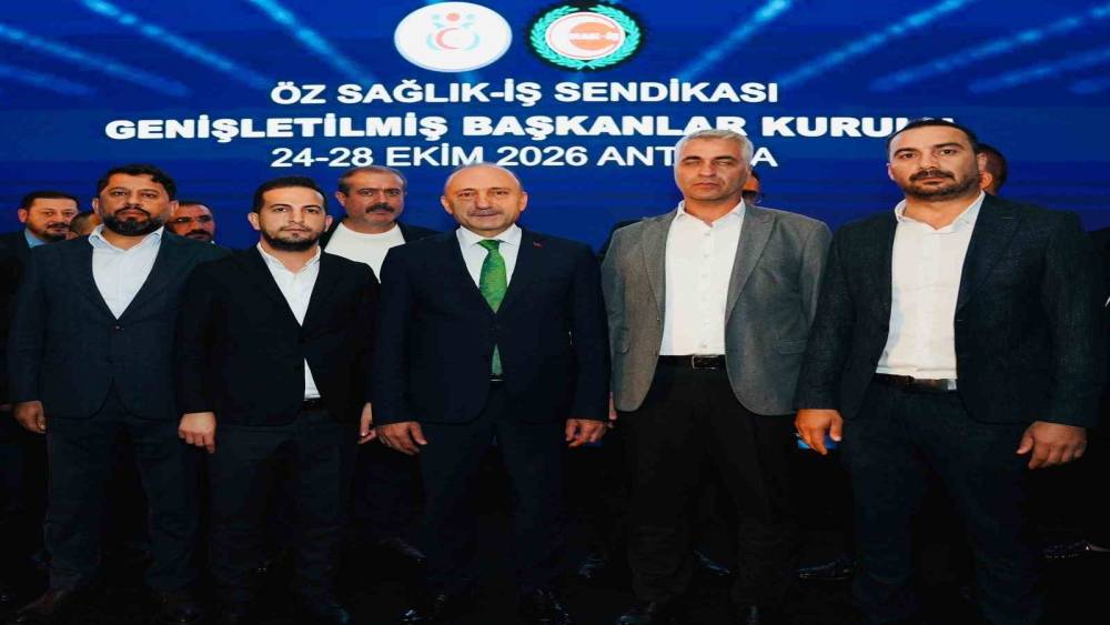 Başkan Ak&uuml;z&uuml;m "Sağlık emek&ccedil;ilerimizin sesi olmaya devam edeceğiz"
