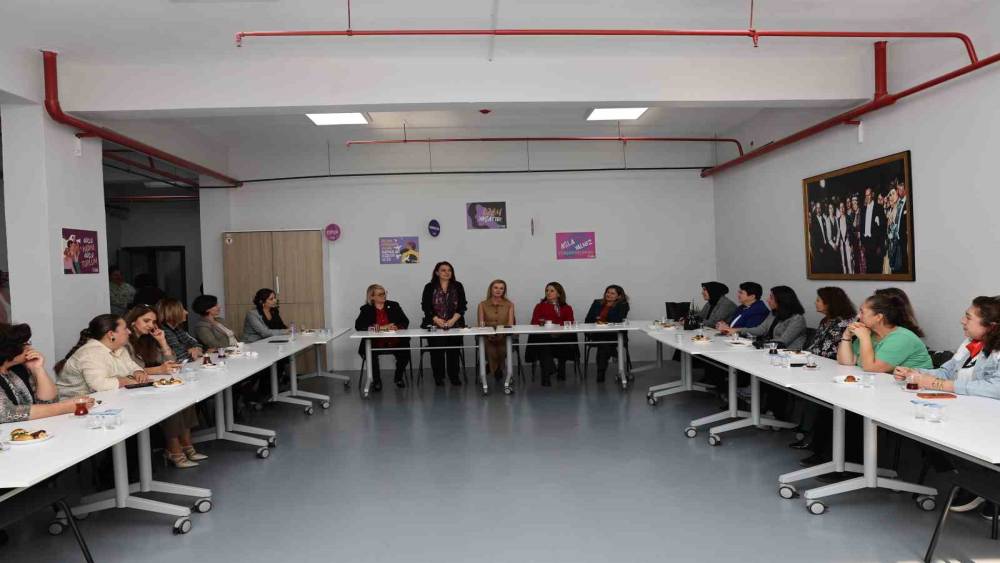 Nil&uuml;fer&rsquo;in kadın muhtarları buluştu
