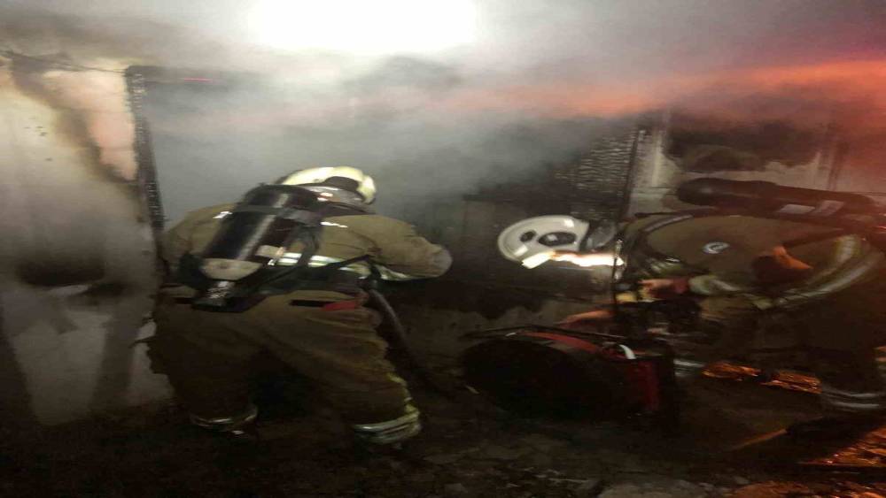 İskenderun&rsquo;da ev yangını b&uuml;y&uuml;meden s&ouml;nd&uuml;r&uuml;ld&uuml;
