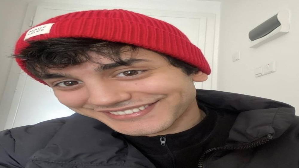 &Uuml;zerine ağa&ccedil; devrilen oyuncu İbrahim Yıldız hayatını kaybetti
