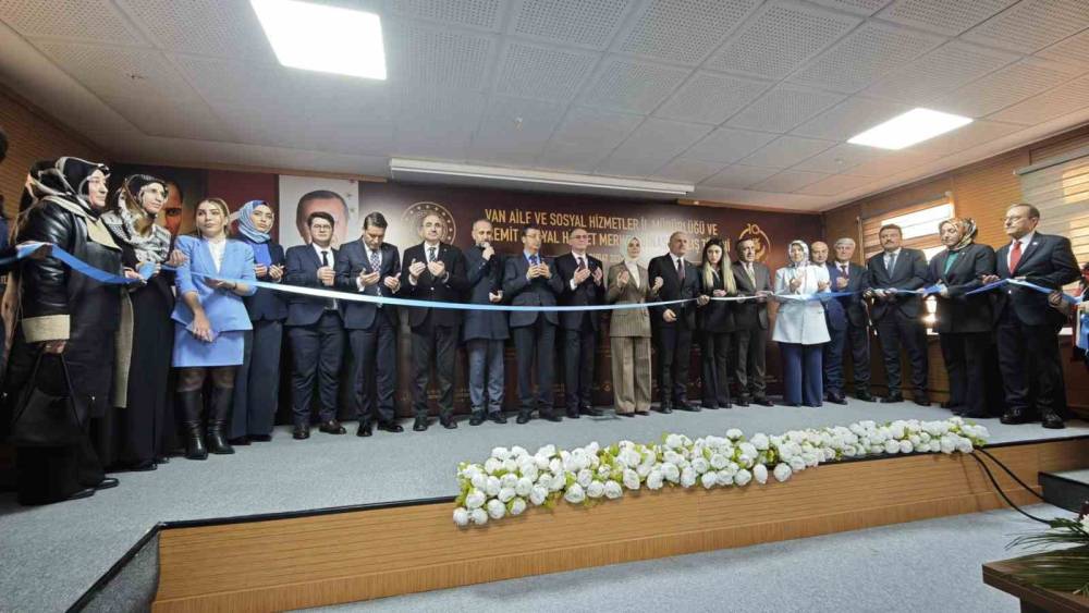 Bakan G&ouml;ktaş: "28 Şubat&rsquo;ın karanlık izlerini silmek i&ccedil;in gece g&uuml;nd&uuml;z demeden &ccedil;alışmaya devam edeceğiz"
