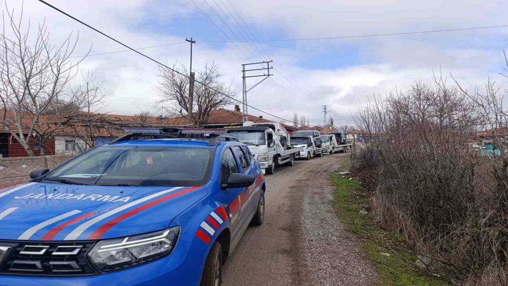 Yozgat&rsquo;ta &ccedil;alıntı ara&ccedil; operasyonu d&uuml;zenlendi, 4 kişi g&ouml;zaltına alındı
