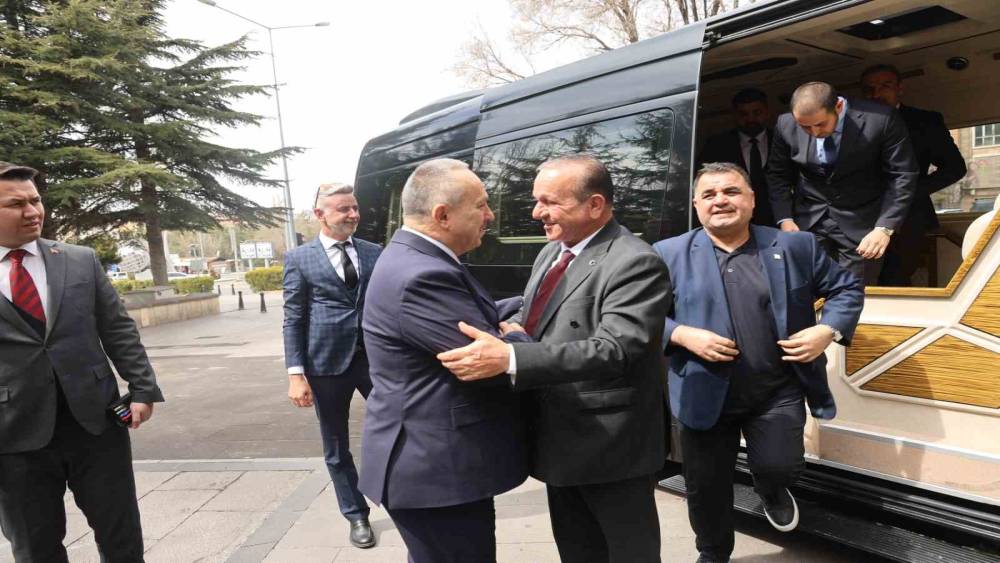 KKTC Başbakan Yardımcısı Ataoğlu: "Farklı &uuml;lkelere gitmek yerine kendi adamızı ziyaret edin"
