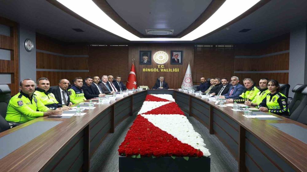Bing&ouml;l&rsquo;de İl Trafik Komisyonu, g&uuml;venli ulaşım i&ccedil;in bir araya geldi
