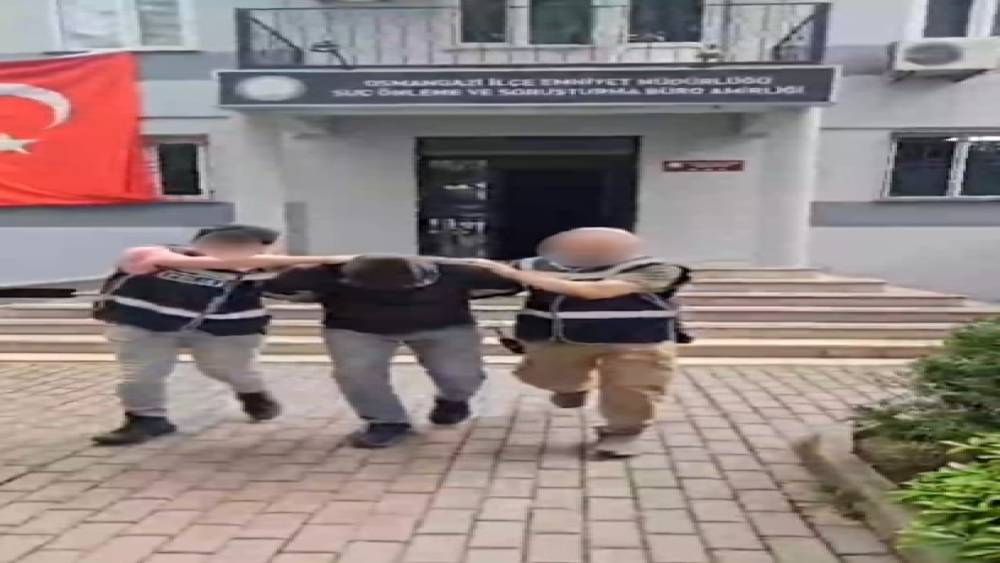 Bursa&rsquo;da ka&ccedil;ak t&uuml;t&uuml;n operasyonu
