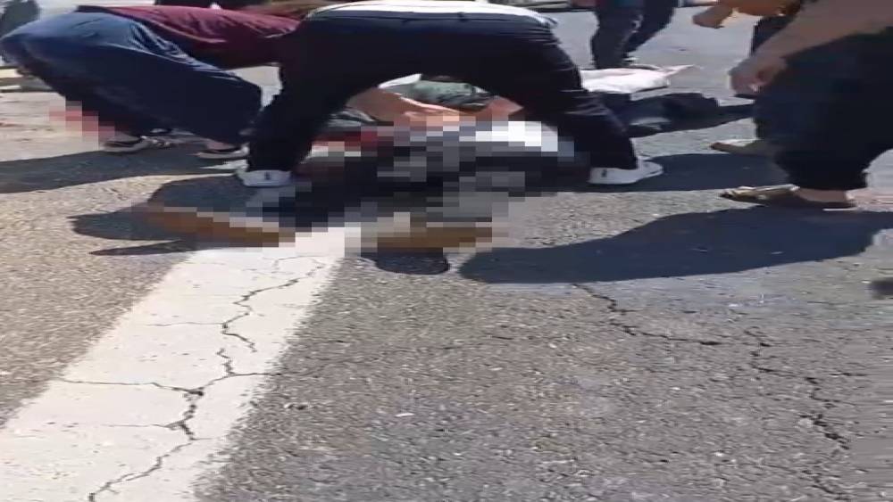 Şanlıurfa&rsquo;da kurbanlık y&uuml;kl&uuml; kamyonet devrildi: 1 &ouml;l&uuml;, 1 yaralı

