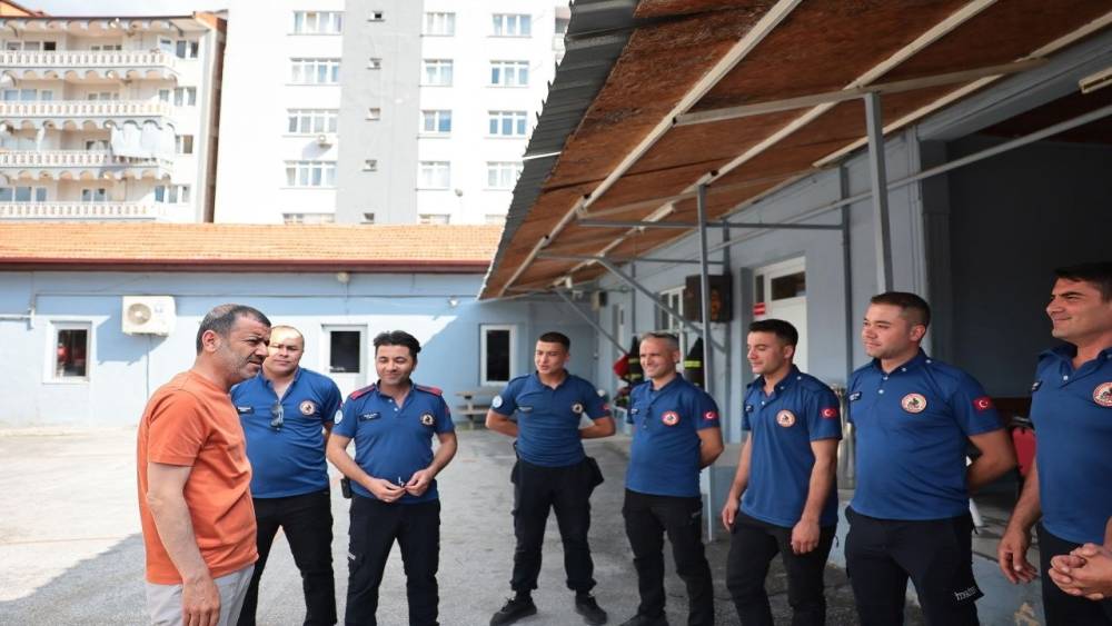 Başkan &Ccedil;avuşoğlu&rsquo;ndan bayram mesaisindeki personele ve hastalara ziyaret
