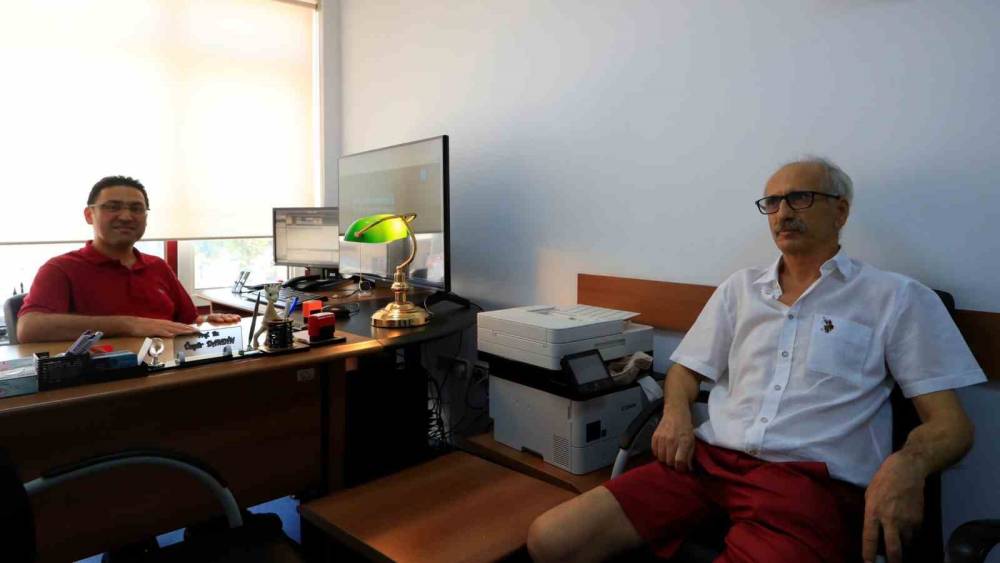 Bağırsak kanseri ve y&uuml;zlerce polip tek ameliyatta tedavi edildi
