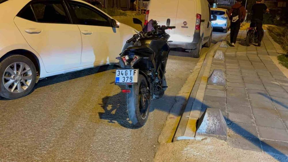 D&uuml;zce&rsquo;de motosikletler &ccedil;arpıştı: 3 yaralı
