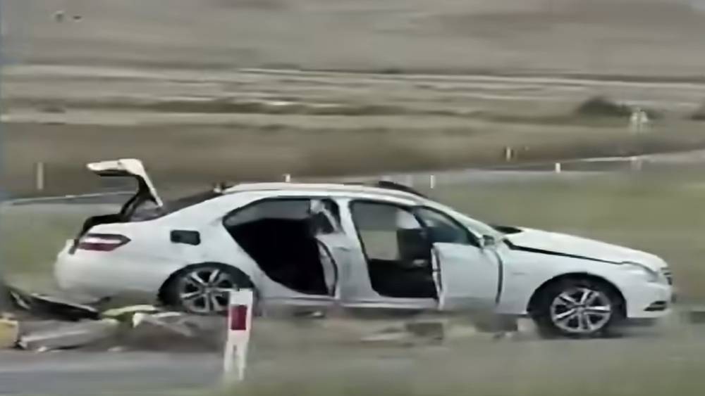 Kamyon ile otomobil &ccedil;arpıştı: 3 &ouml;l&uuml;, 2 yaralı
