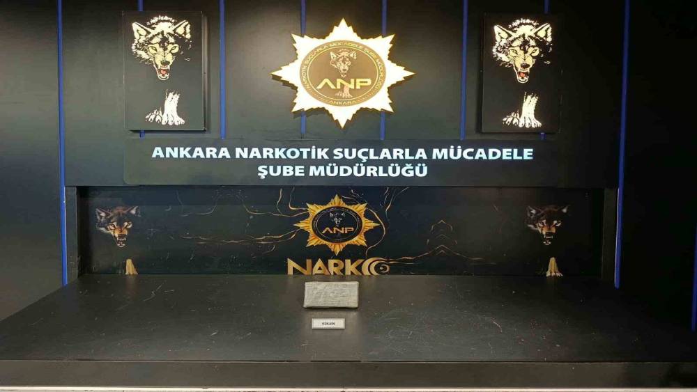 İstanbul&rsquo;dan Ankara&rsquo;ya yapılan uyuşturucu sevkiyatında 1 kilo uyuşturucu ele ge&ccedil;irildi
