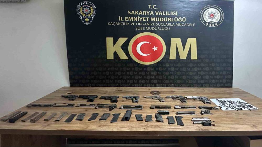 Sakarya&rsquo;da silah imalathanesine d&ouml;nd&uuml;r&uuml;len eve operasyon: 1 g&ouml;zaltı
