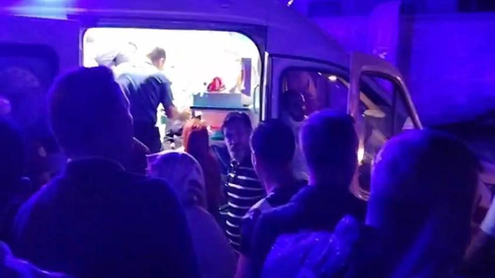 Festival alanındaki led ekran devrildi: 5 yaralı
