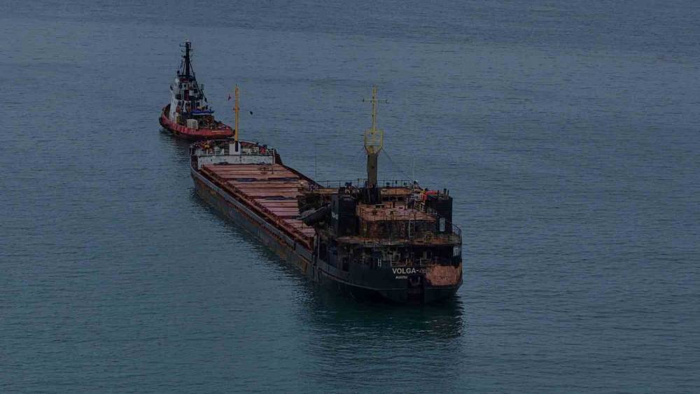 Savaşın izlerini taşıyan VOLGA-4007 isimli gemi Trabzon a&ccedil;ıklarında
