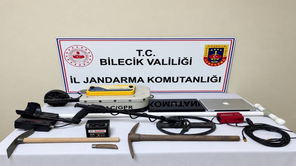 Bilecik&rsquo;te 4 kişi define ararken su&ccedil;&uuml;st&uuml; yakalandı
