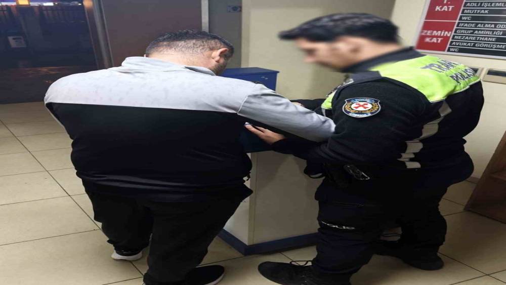 Pendik&rsquo;te makas atan s&uuml;r&uuml;c&uuml;ye 90 bin TL ceza
