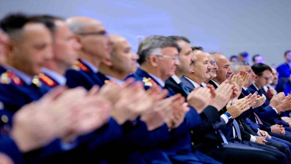 Savunma Sanayii Başkanı G&ouml;rg&uuml;n: (H&Uuml;RKUŞ-II) "2028 yılı sonuna kadar da 55 u&ccedil;ağın tamamının Hava Kuvvetlerimizin envanterine kazandırmayı planlıyoruz"

