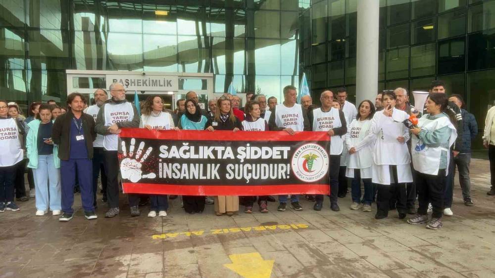 Mudanya&rsquo;da sağlık &ccedil;alışanına y&ouml;nelik şiddete tepki
