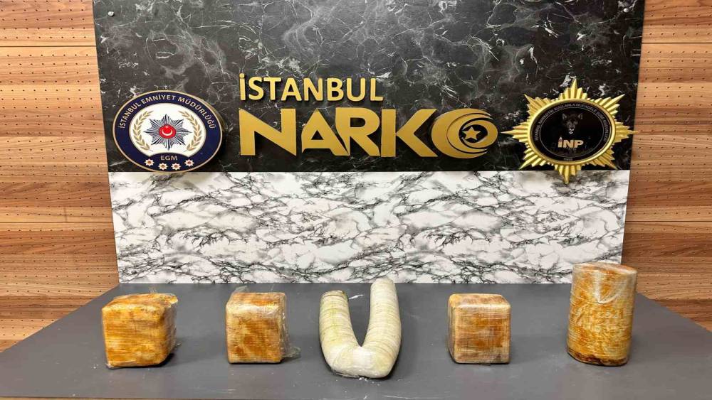 Sarıyer&rsquo;de 8 kilo 850 gram metamfetamin ele ge&ccedil;irildi
