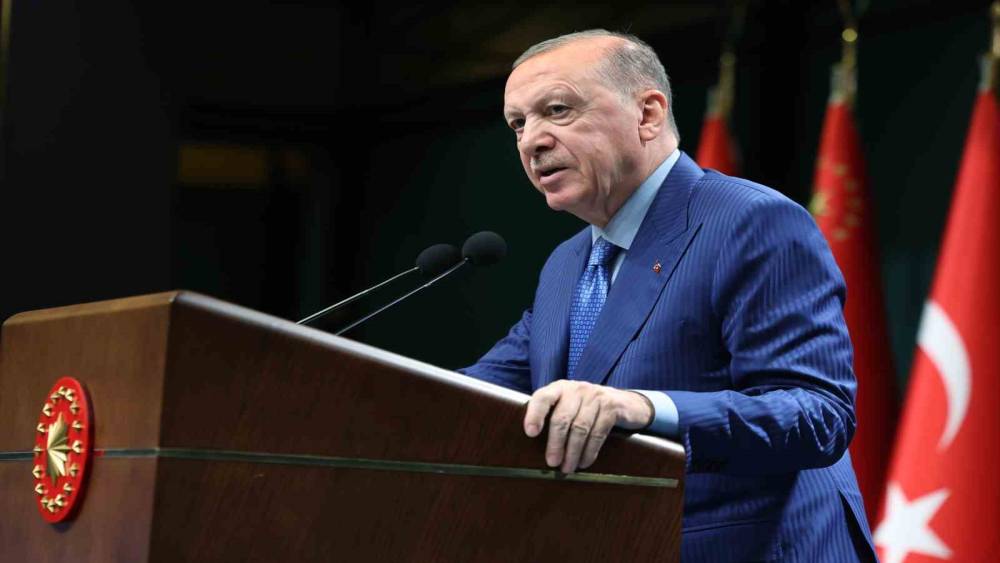 Cumhurbaşkanı Erdoğan: "Finansal sistemimize sirayet etmiş herhangi bir risk mevzubahis değildir"

