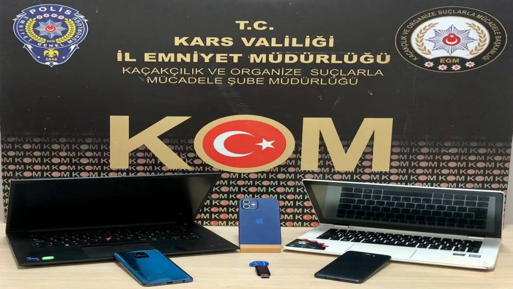 Kars ve Bursa&rsquo;da zimmet ve sahtecilik operasyonu: 2 tutuklama
