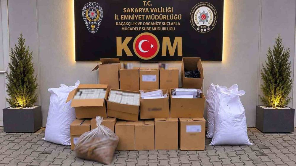 Sakarya&rsquo;da binlerce makaron ele ge&ccedil;irildi: 2 g&ouml;zaltı
