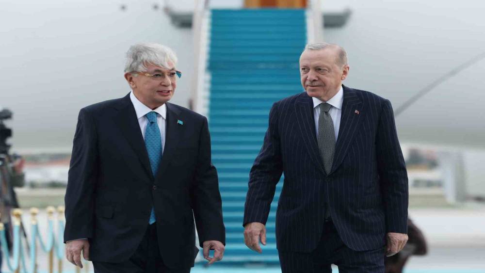 Cumhurbaşkanı Erdoğan, Kazakistan Cumhurbaşkanı Tokayev&rsquo;i havalimanında karşıladı
