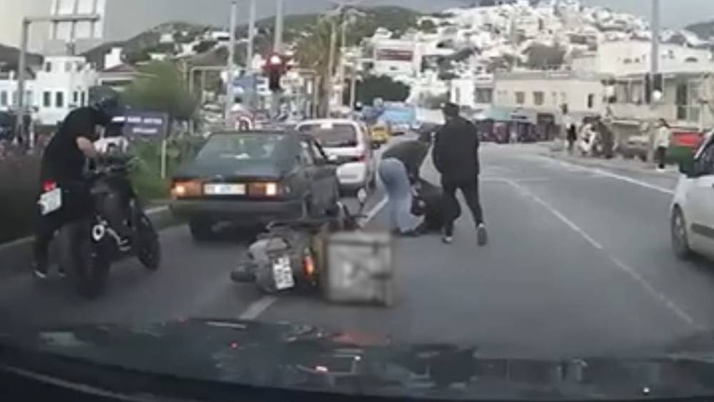Bodrum&rsquo;da kuryeyi yol ortasında darbettiler, 360 bin TL ceza yediler
