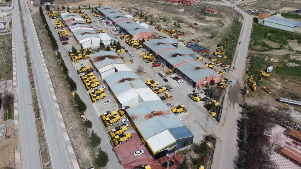 Bozkırın sarı devleri hasat i&ccedil;in bakıma alındı
