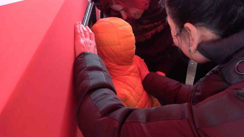 Şehit babaya son dokunuş: Y&uuml;rek yakan veda
