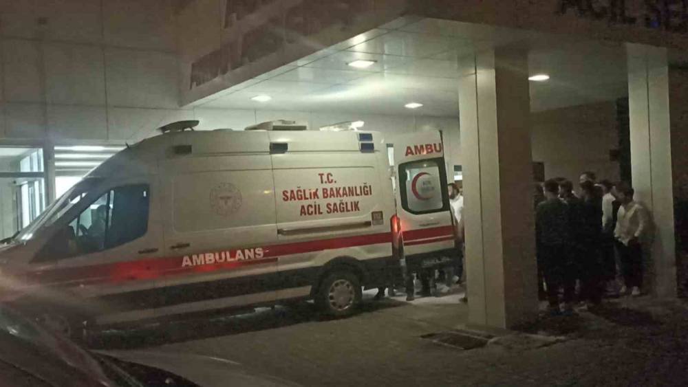 Sivas&rsquo;ta s&ouml;zl&uuml; tartışma silahlı kavgaya d&ouml;nd&uuml;: 1 ağır yaralı

