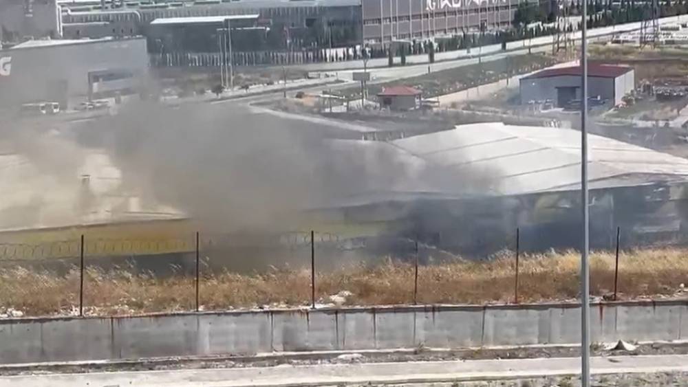 K&uuml;tahya 30 Ağustos OSB&rsquo;de &ccedil;&ouml;mlek fabrikasında yangın paniği
