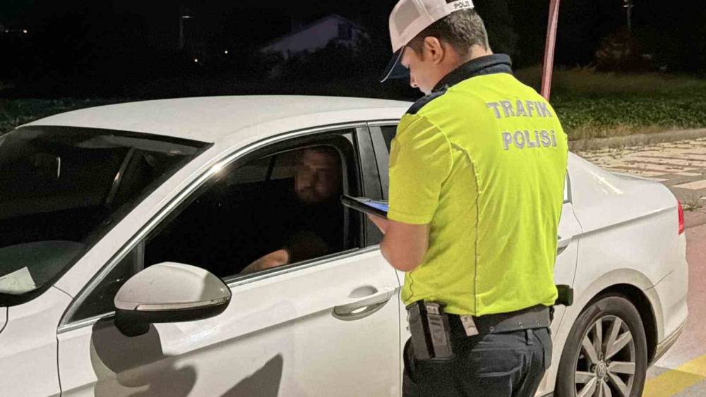 Bolu&rsquo;da bir haftada 32 bin ara&ccedil; denetlendi, bin 756 s&uuml;r&uuml;c&uuml;ye ceza kesildi
