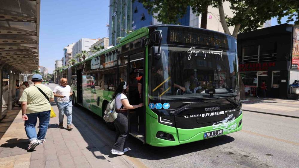 Denizli B&uuml;y&uuml;kşehir ulaşım desteğinden binlerce &ouml;ğrenci faydalandı
