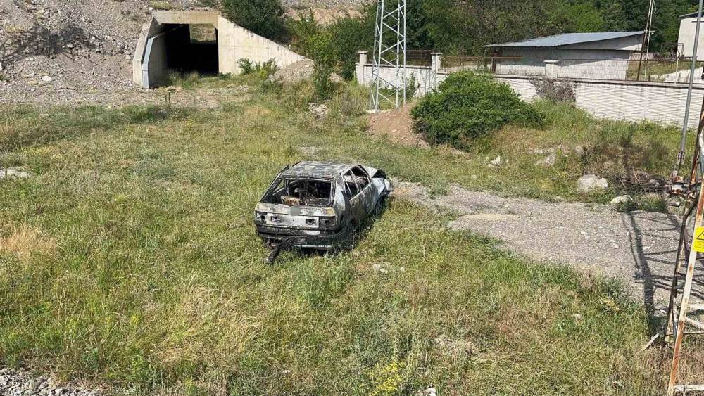 Kastamonu&rsquo;da kamyonetle &ccedil;arpışan otomobil yandı
