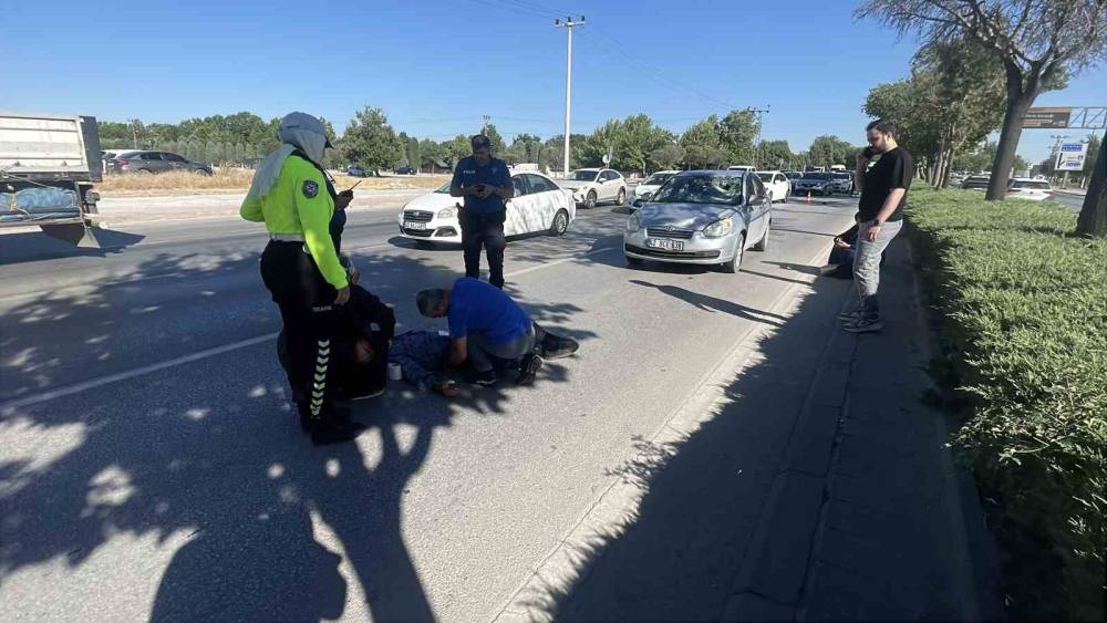 Otomobilin &ccedil;arptığı bisikletli ağır yaralandı
